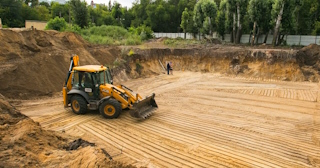 Разработка котлована Городец стоимость за от 572 руб. м3 - заказать работы по копке и рытью котлованов | траншей